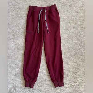 Figs Zamora Joggers Size Small - Burgundy